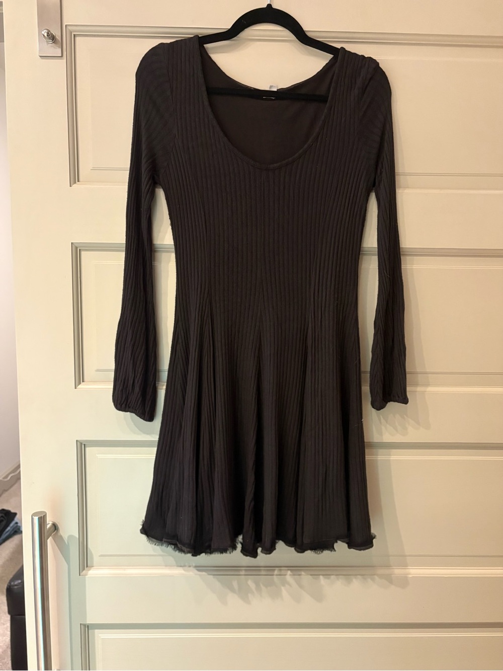 Ribbed Long-Sleeve Scoop Neck Dress - Black